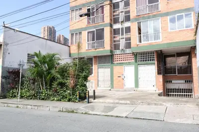 an empty street in front of a building at Living Poblado Manila 3028 Habitación Doble in Medellín
