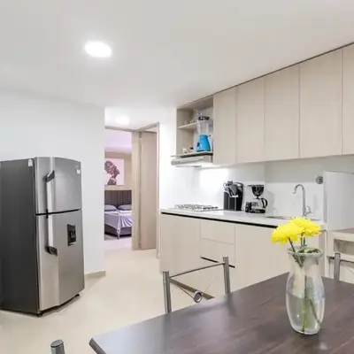 Apartamento en Laureles con piscina y parquedero 802